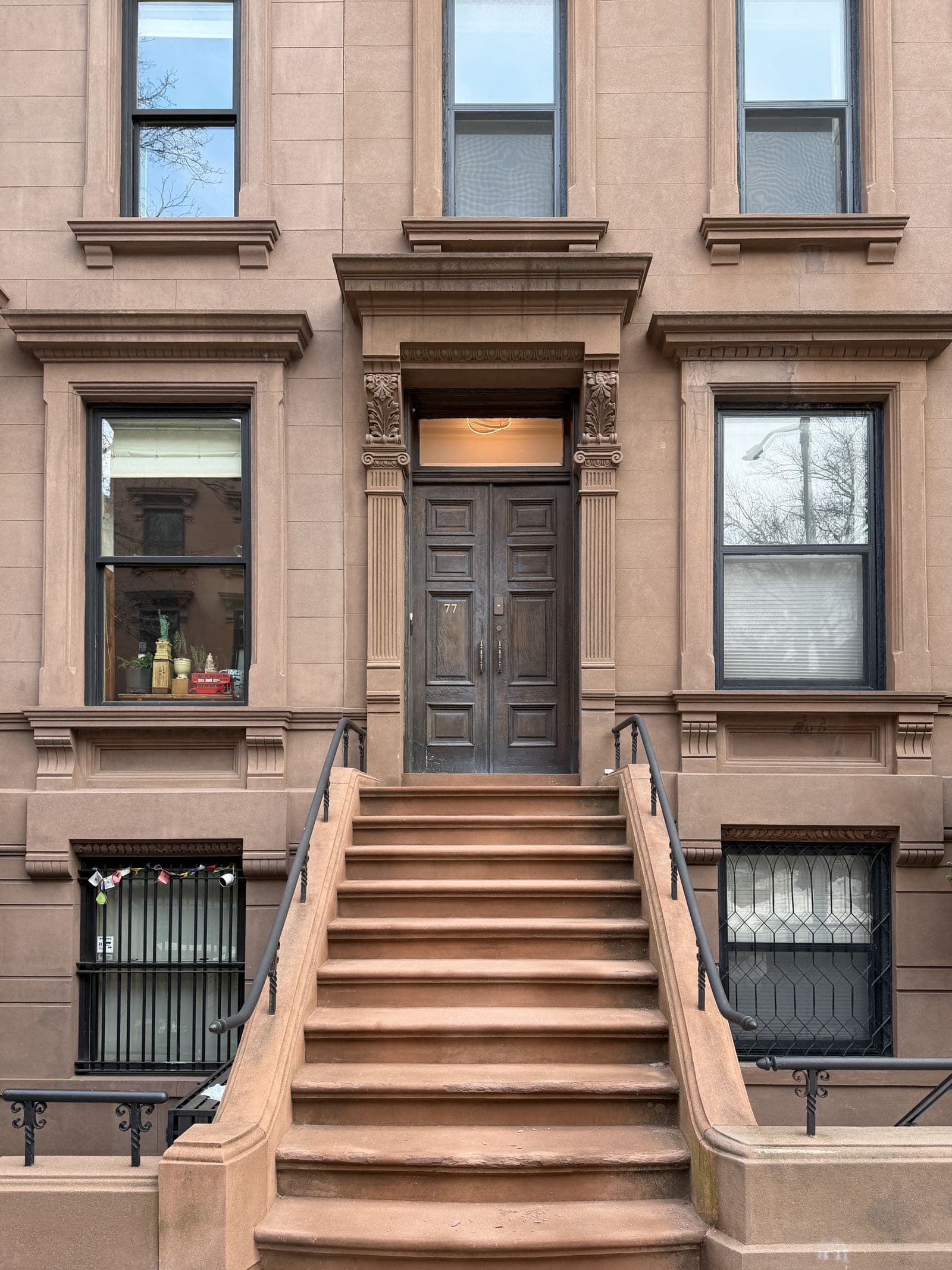 A prewar Manhattan apartment with concealed technology and untouched period detail