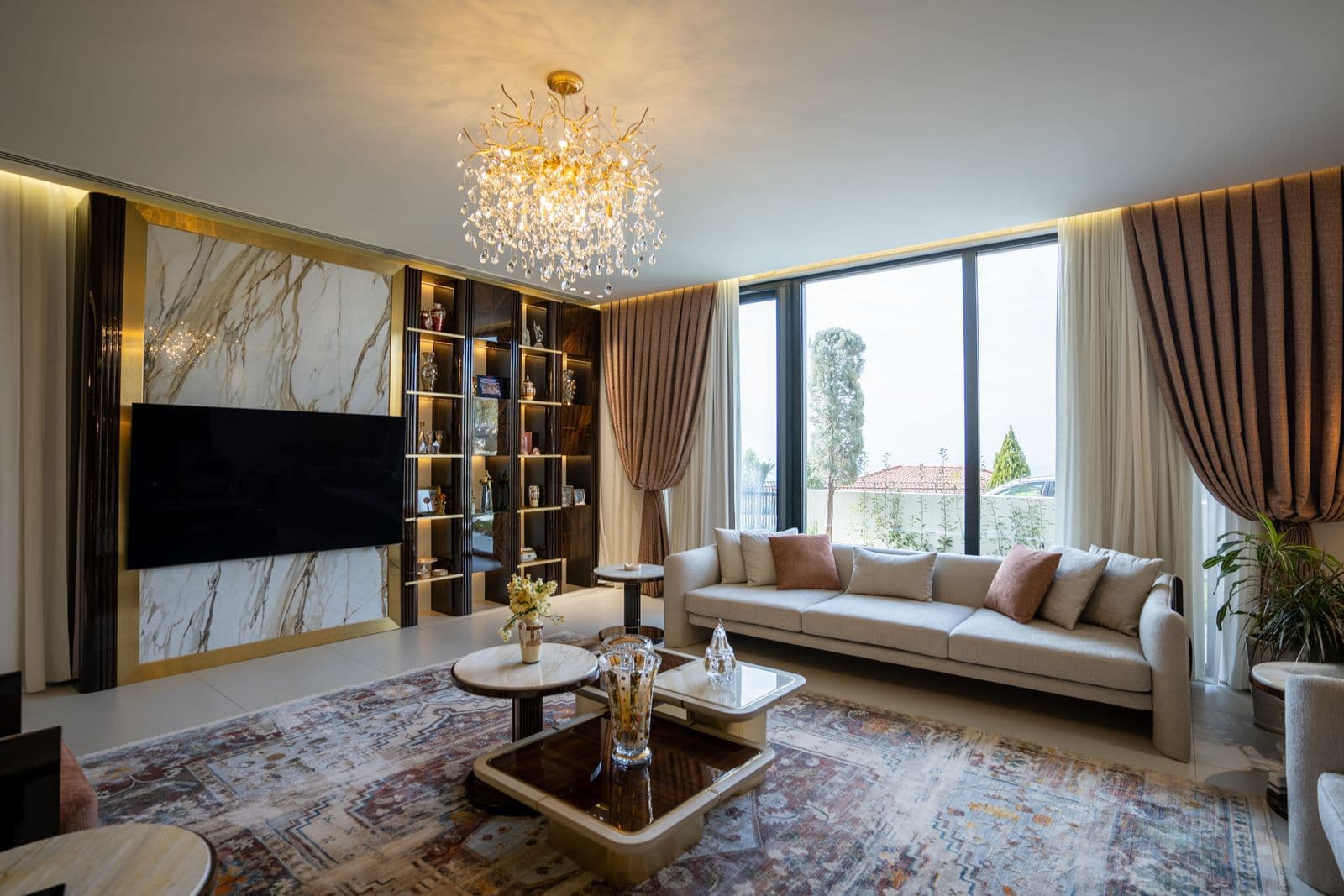 A discreet, landmarked Manhattan apartment with the technology concealed in the architecture